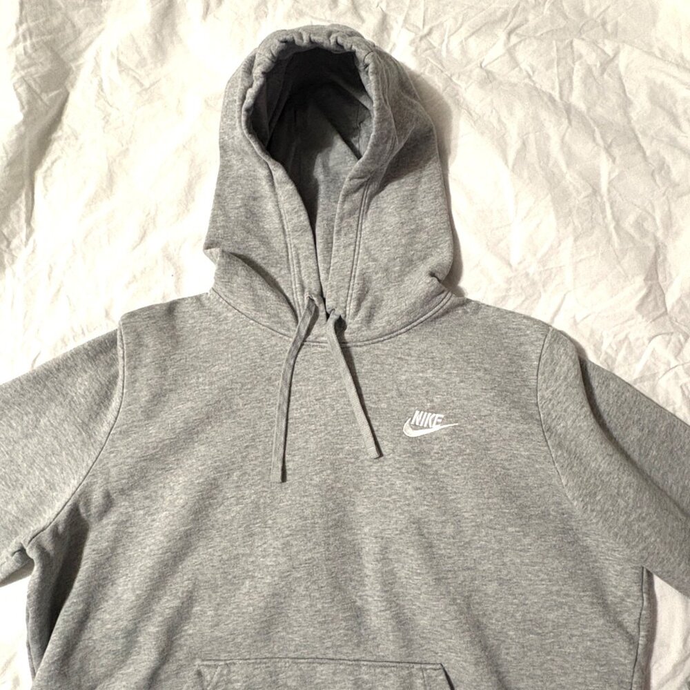 EXCELLENT Club Nike Gray Classic Fleece Cotton Blend Pullover Hoodie L - Picture 3 of 11